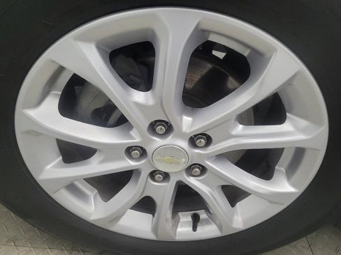 Used 2019 Chevrolet Equinox LT FWD image 31