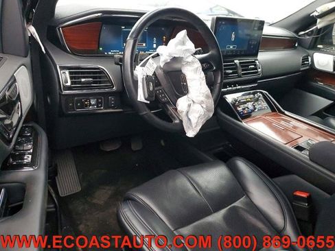 Used 2024 Lincoln Navigator L Reserve image 9