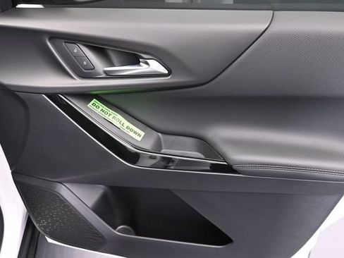 New 2026 Chevrolet Equinox LT w/ Convenience Package II FWD image 29