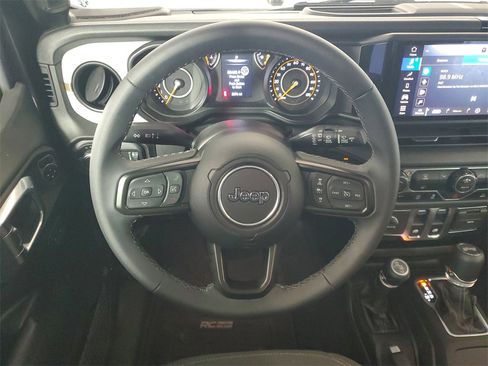 Used 2025 Jeep Wrangler Sport image 14