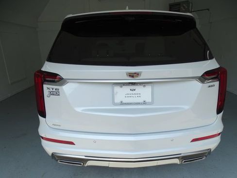 Used 2023 Cadillac XT6 Premium Luxury w/ Technology Package AWD/4WD image 22