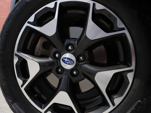 Used 2018 Subaru Crosstrek 2.0i AWD/4WD image 11