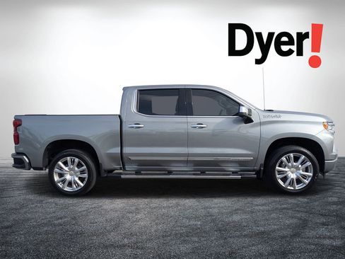 Certified 2025 Chevrolet Silverado 1500 High Country w/ High Country Premium Package AWD/4WD image 2