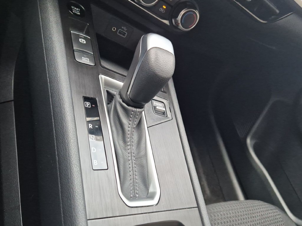 Used 2025 Nissan Kicks S AWD/4WD image 21