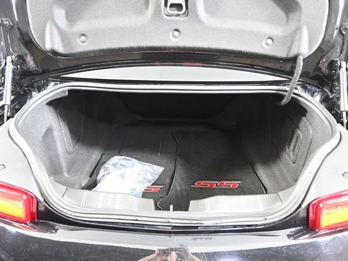 Used 2018 Chevrolet Camaro SS RWD image 17