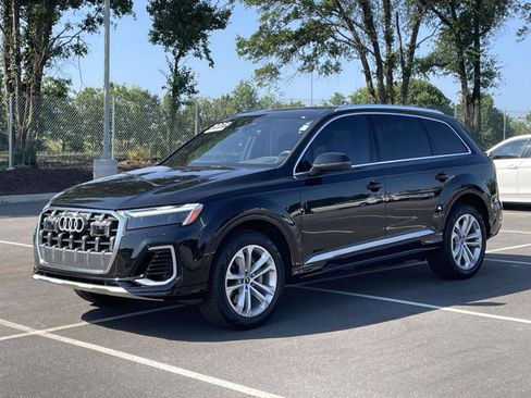 Certified 2025 Audi Q7 2.0T Premium Plus w/ Premium Plus Package AWD/4WD image 3