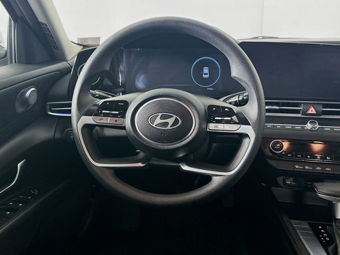 Used 2024 Hyundai Elantra SEL image 17