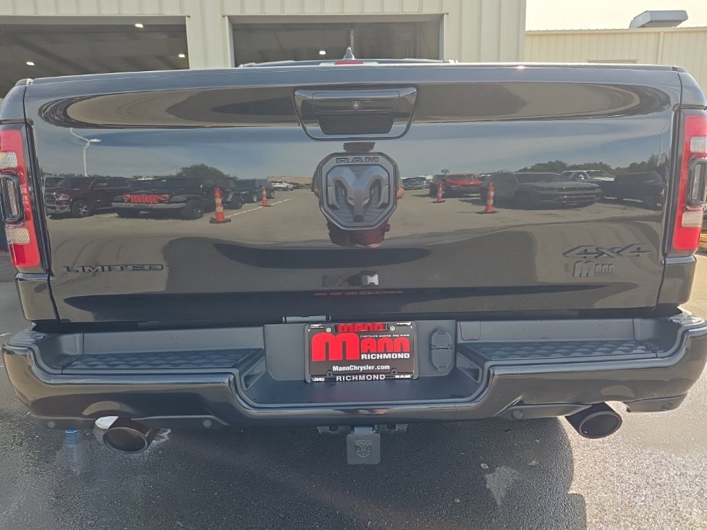 Used 2020 RAM 1500 Limited w/ Black Appearance Package AWD/4WD image 6