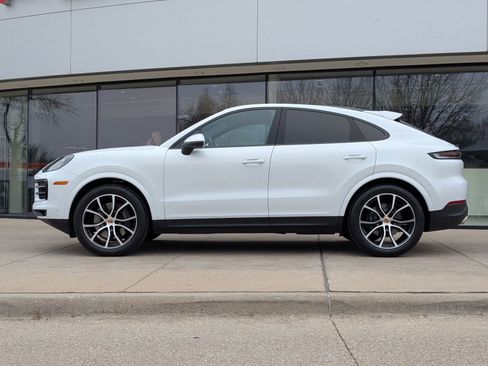Certified 2025 Porsche Cayenne Coupe image 2