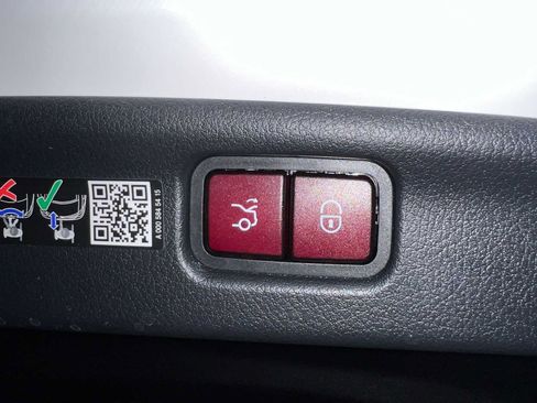 Certified 2026 Mercedes-Benz C 300 4MATIC Sedan image 17