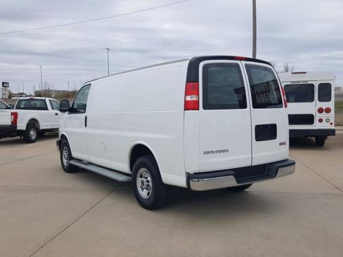Used 2020 GMC Savana 2500 w/ Driver Convenience Package RWD image 9