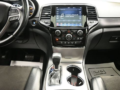 Used 2021 Jeep Grand Cherokee Laredo X AWD/4WD image 19
