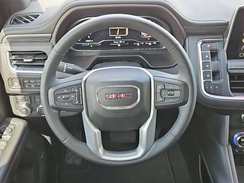 Used 2023 GMC Yukon SLT w/ SLT Luxury Package AWD/4WD image 28