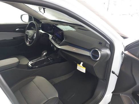 New 2026 Chevrolet Trax LT w/ Driver Confidence Package FWD image 29