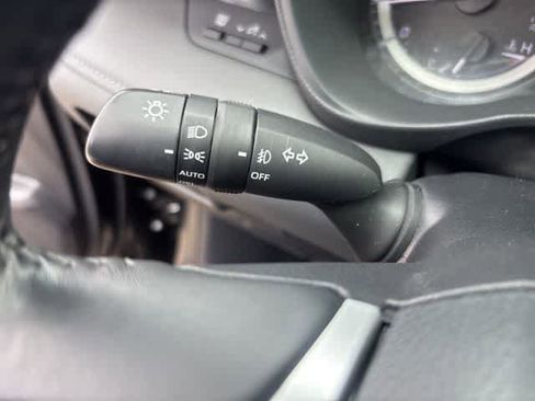 Used 2024 Toyota Highlander LE image 15