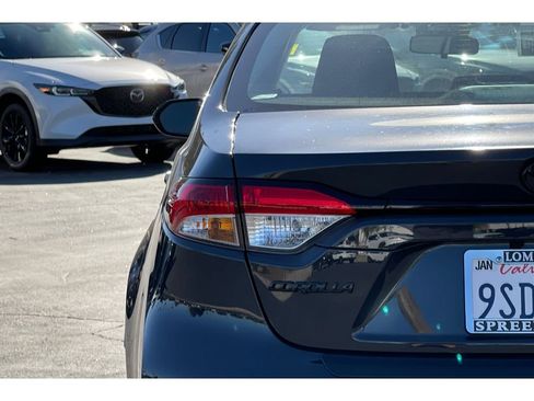 Used 2025 Toyota Corolla LE image 41