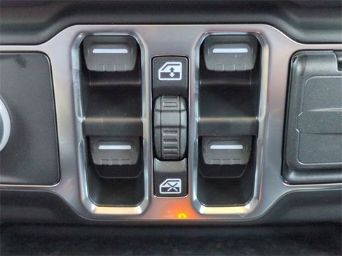 New 2025 Jeep Wrangler Sahara image 24