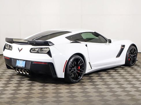 Used 2017 Chevrolet Corvette Z06 w/ Z07 Performance Package RWD image 10