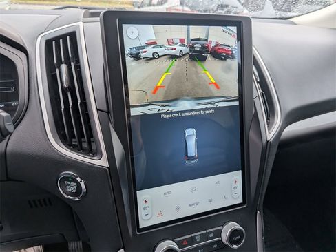Used 2024 Ford Edge SEL image 18