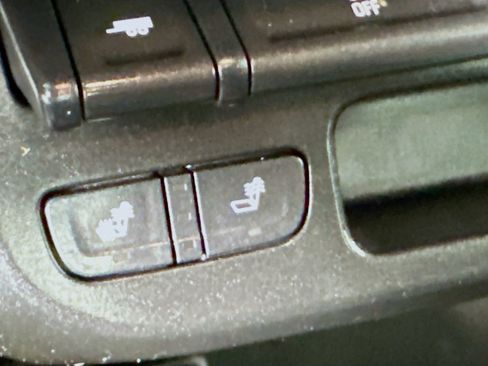 Used 2018 Chevrolet Colorado Z71 image 21