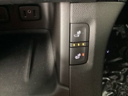 Used 2017 GMC Acadia SLE image 24