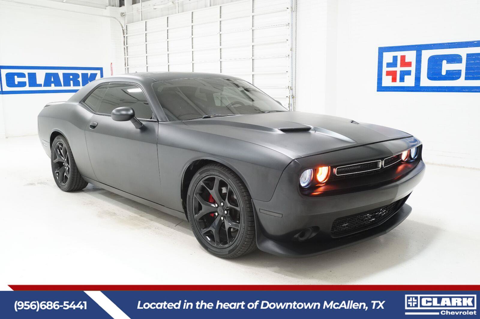 Used 2017 Dodge Challenger R/T RWD image 3