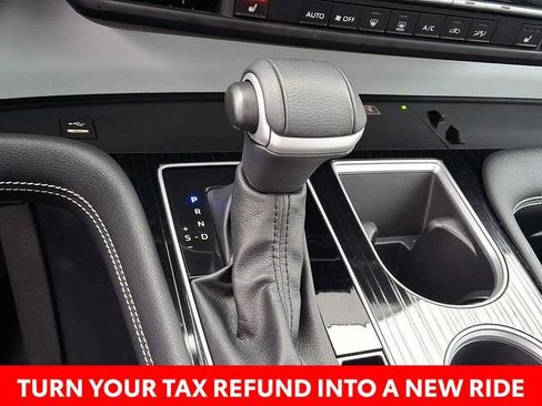 Used 2025 Toyota Sienna XSE w/ XSE Plus Package image 16