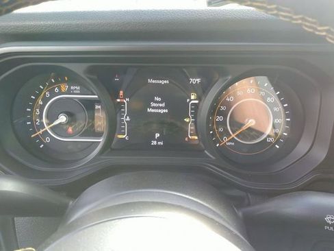 Used 2024 Jeep Gladiator Sport image 13