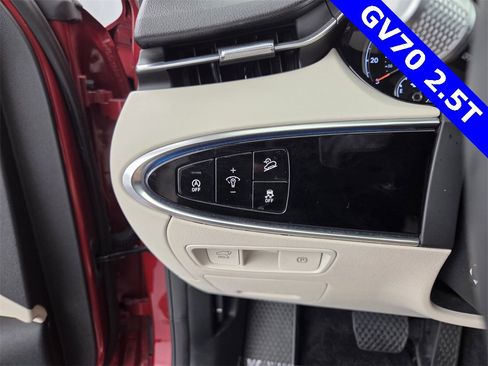 Used 2023 Genesis GV70 2.5T w/ Advanced Package image 40