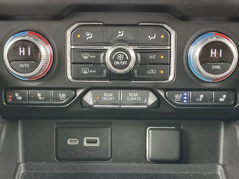 Used 2022 GMC Yukon XL SLT w/ SLT Luxury Package AWD/4WD image 39