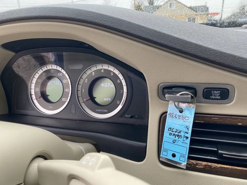 Used 2010 Volvo XC70 3.2 image 20