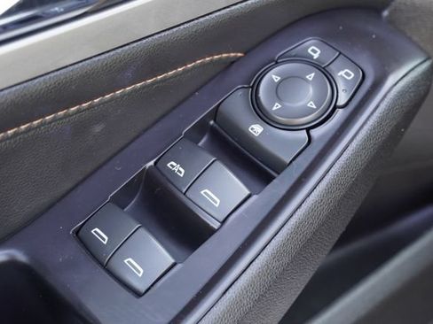 Used 2018 Chevrolet Traverse LT FWD image 22