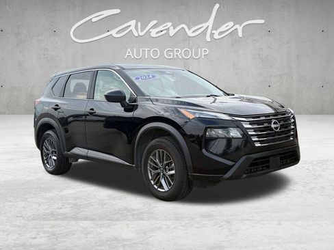 Used 2024 Nissan Rogue S AWD/4WD image 2