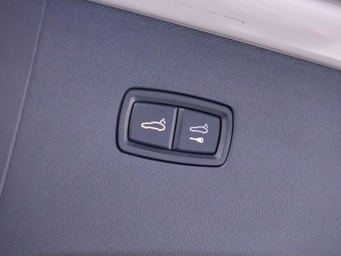 Used 2022 Porsche Cayenne GTS AWD/4WD image 36