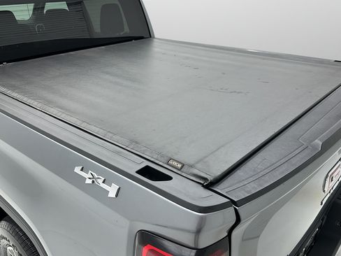 Used 2020 GMC Sierra 1500 SLE w/ SLE Value Package AWD/4WD image 8