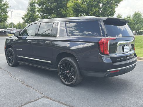Used 2023 GMC Yukon XL SLT AWD/4WD image 7