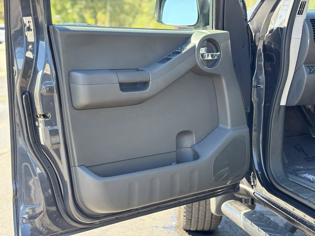 Used 2014 Nissan Xterra PRO-4X w/ Pro-4x Leather Package AWD/4WD image 14