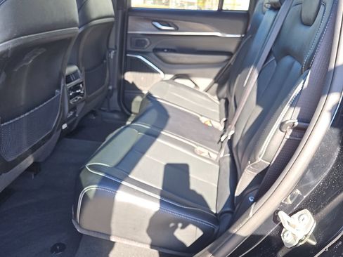 Used 2023 Jeep Grand Cherokee Overland image 6