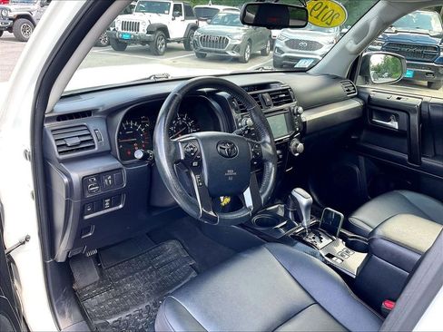 Used 2019 Toyota 4Runner SR5 AWD/4WD image 8