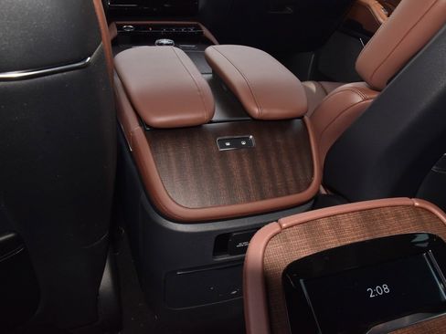 New 2025 Lincoln Navigator L Reserve image 19