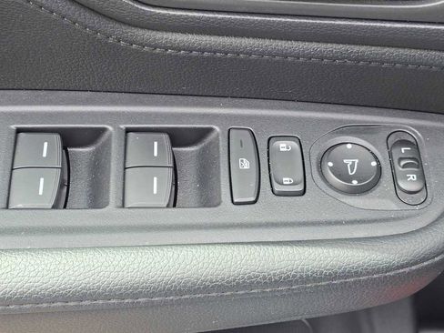 Used 2025 Honda Odyssey Sport-L image 25