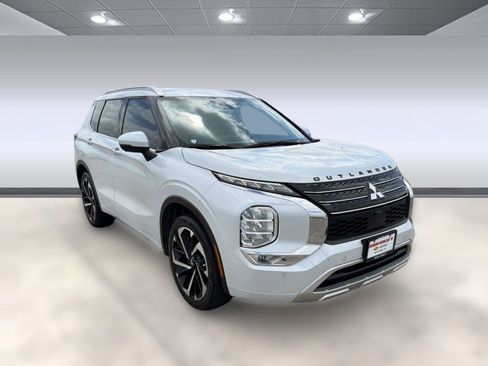 Used 2023 Mitsubishi Outlander SEL image 6