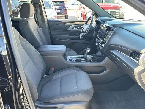 Used 2023 Chevrolet Traverse LT image 17
