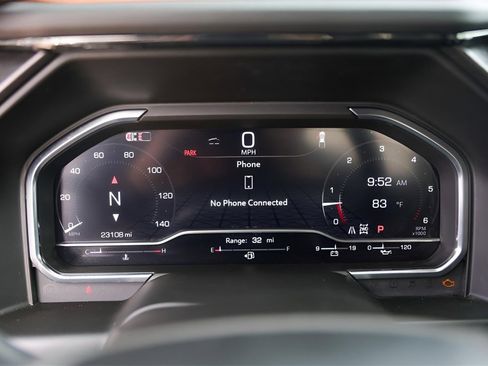 Used 2025 GMC Sierra 1500 AT4 image 14