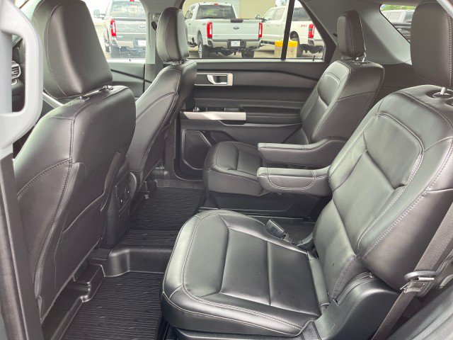Used 2023 Ford Explorer XLT w/ Equipment Group 202A AWD/4WD image 22