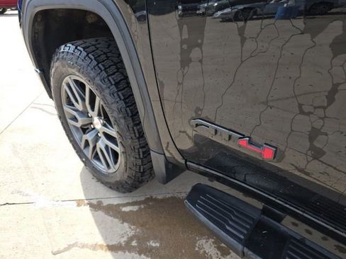 Used 2021 GMC Sierra 1500 AT4 w/ AT4 Value Package AWD/4WD image 10