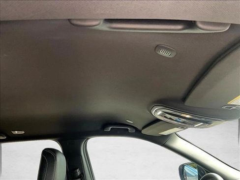 Used 2025 Jeep Grand Cherokee Laredo w/ Luxury Tech Group I RWD image 14
