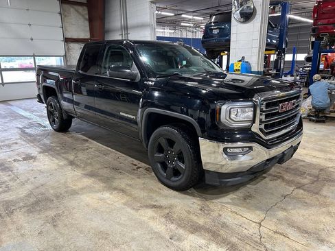Used 2017 GMC Sierra 1500 SLE AWD/4WD image 1