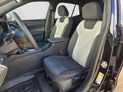 New 2026 Chevrolet Trax RS image 4