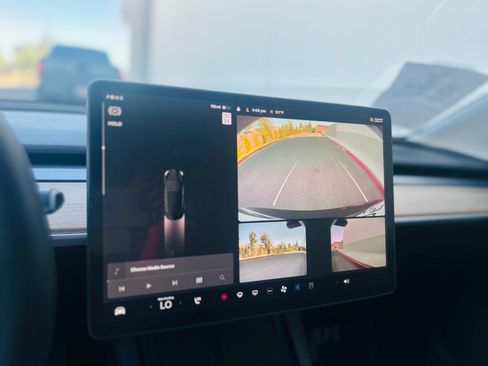 Used 2021 Tesla Model 3 Long Range AWD/4WD image 25